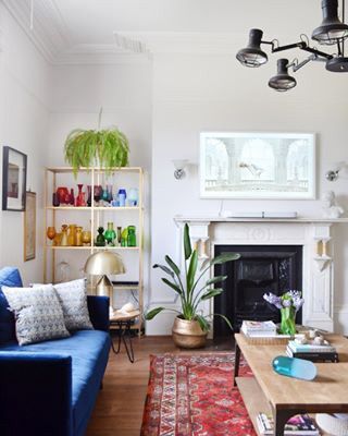 Dining Room Blue, Bold Decor, Georgian Homes, Bedroom Color Schemes, Studio Apartment Decorating, Living Room Lighting, Home Interior, Home Renovation, Old And New