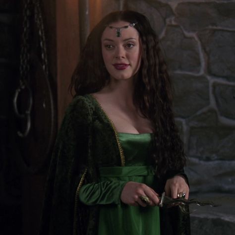 #charmed #rosemcgowan #witchythings #witch Charmed Paige, Paige Matthews, Leo Wyatt, Julian Mcmahon, Victor Webster, Charmed Tv Show, Holly Marie Combs, Charmed Tv, Rose Mcgowan