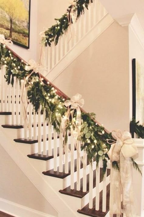 Holiday Staircase Railing Garland Christmas Decorations Christmas Garland Staircase, Gold Holiday Decor, Christmas Stairs Decorations, Classy Christmas Decor, Christmas Staircase Decor, Christmas Stairs, Christmas Staircase, Christmas Decorations Apartment, Diy Christmas Garland