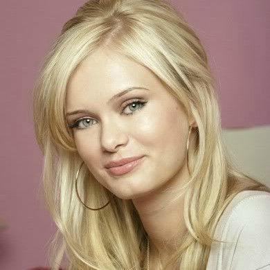 Sarah Paxton, Aquamarine Movie, 2000s Pop Culture, Sara Paxton, 2000s Girl, Blonde Actresses, Cute Date Outfits, Pink Frosting, Julianne Moore