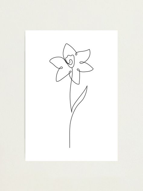 Narcissus Drawing Simple, Narcissus Flower Line Drawing, Narcissus Flower Drawing Simple, Minimalist Narcissus Tattoo, Fine Line Narcissus Tattoo, One Line Daffodil, Sadie Tattoo, Narcissus Drawing, Daffodil Line Drawing