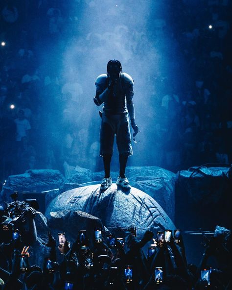 Travis Scott Tour, Travis Scott Art, Swag Music, Travis Scott Wallpapers, Circus Maximus, Rap Aesthetic, Nike Wallpaper, Travis Scott, Blue Aesthetic