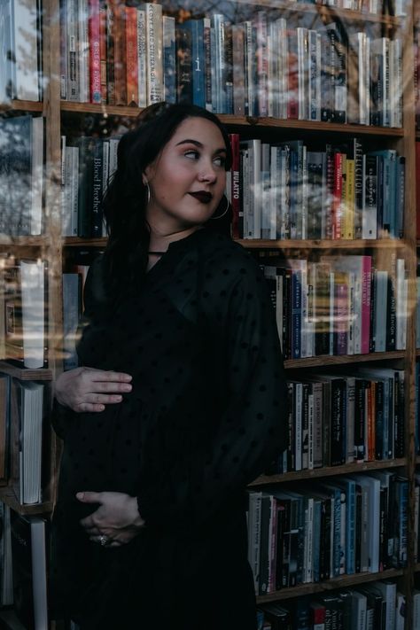 Maternity Photos, Pregnancy Shoot, Maternity Pictures, Pregnancy Photoshoot, Pregnancy Photos, Bookstore, Book Worms, Books, Photography