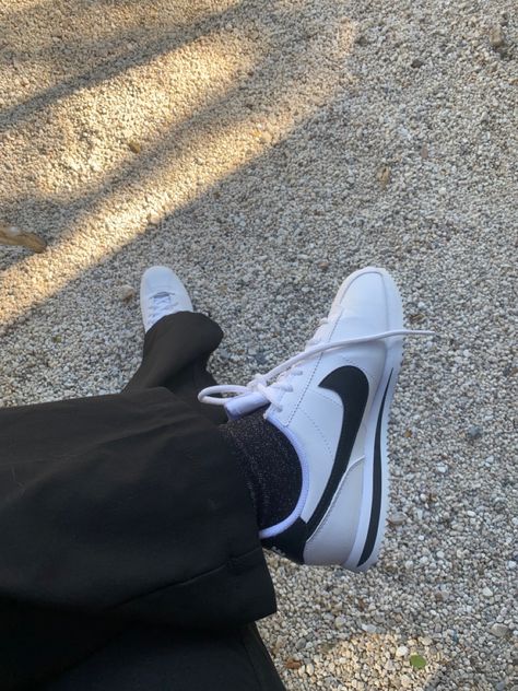 Mens Smart Outfit, Nike Cortez Outfit Men, Mens Smart Outfits, Nike Cortez Outfit, Nike Cortez White, Outfit Nike, Tenis Nike, Memes Random, Smart Outfit