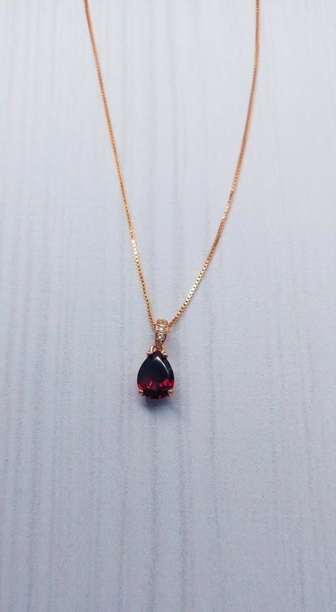 Silver Garnet Necklace, Garnet Necklace Gold, Red Gemstone Necklace, Red Garnet Necklace, Garnet Birthstone, Pretty Jewelry Necklaces, Silver Jewelry Necklace, Garnet Pendant, Garnet Necklace