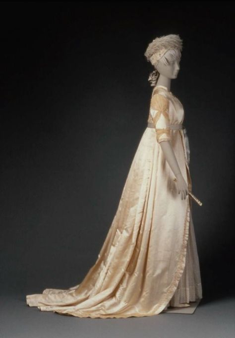 A wedding dress from the Regency Era. Regency Wedding Dress, Period Wedding, Victorian Things, Regency Wedding, Gaun Abad Pertengahan, Costume Inspirations, House Of Worth, Regency Gown, Regency Era Fashion