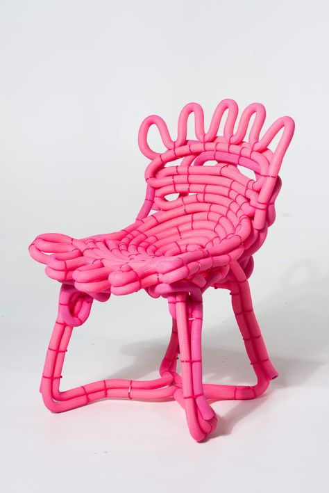 Artistic Chairs, Weird Furniture, Pop Art Fashion, Pink Chair, Art Chair, Painted Chairs, Design Textile, Funky Furniture, Diy Chair