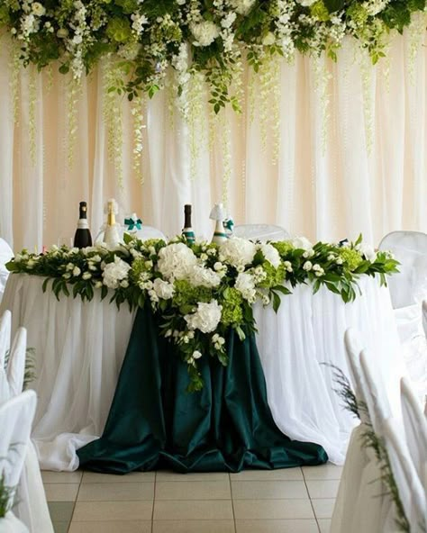 Bridal Table Emerald Green Bride And Groom Table, Emerald Green Wedding Head Table, Sweetheart Table Wedding Emerald Green, Wedding Couple Table Flowers, Main Table Wedding Decoration, Emerald Wedding Decor, Main Table Wedding, Wedding Scenery, Green Quinceanera Theme