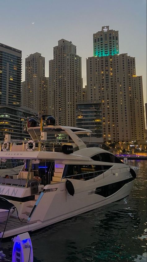 Provider Man, Dubai Aesthetic, Wealthy Lifestyle, Rich Girl Lifestyle, Rich Lifestyle, Luxury Lifestyle Dreams, Luxe Life, Future Lifestyle, Rich Life