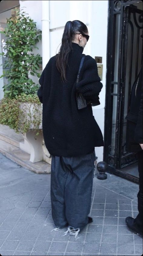 Margiela Outfit, Cold Fashion, Stylish Fall Outfits, Autumn Fits, Long Pullover, Winter Fits, Alternative Outfits, Mode Inspiration, Fashion Killa