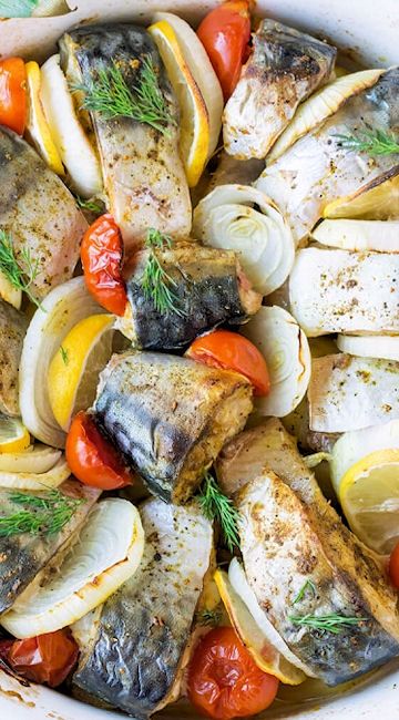 Baked Mackerel with Vegetables Baked Mackerel, Green Lentil Recipes, Mackerel Recipes, Mackerel Fish, Fish Recipes Healthy, Baked Vegetables, Lentil Recipes, Lemon Recipes, Baked Salmon