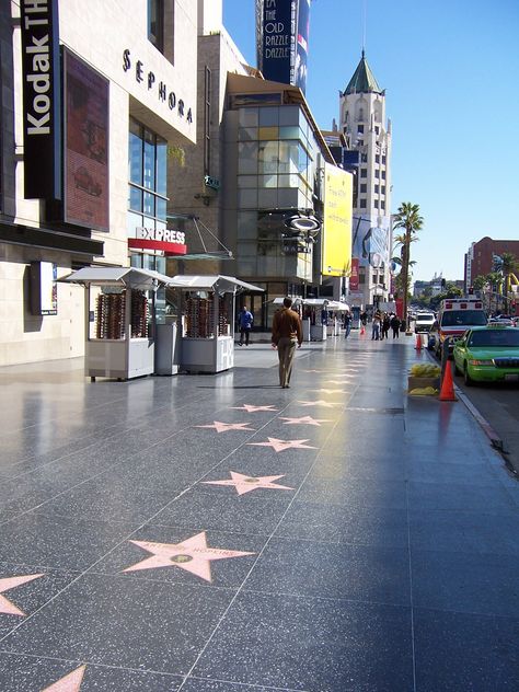 Hollywood Walk of Fame on Hollywood Boulevard in California. Hollywood Street, Hollywood Blvd, Los Angeles Hollywood, Hollywood Boulevard, Hilton Garden Inn, Universal Studios Hollywood, Tourist Information, City Of Angels, California Dreaming