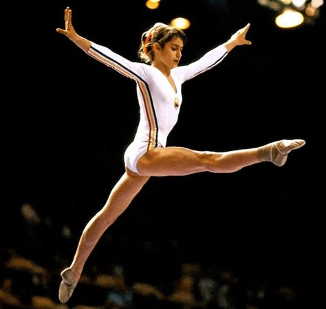 Nadia Elena Comăneci - Brave Search Nadia Comaneci Perfect 10, Nadia Comaneci 1976, Neil Leifer, 1976 Olympics, Nadia Comaneci, Gymnastics Competition, Sports Personality, Olympic Gymnastics, Usain Bolt