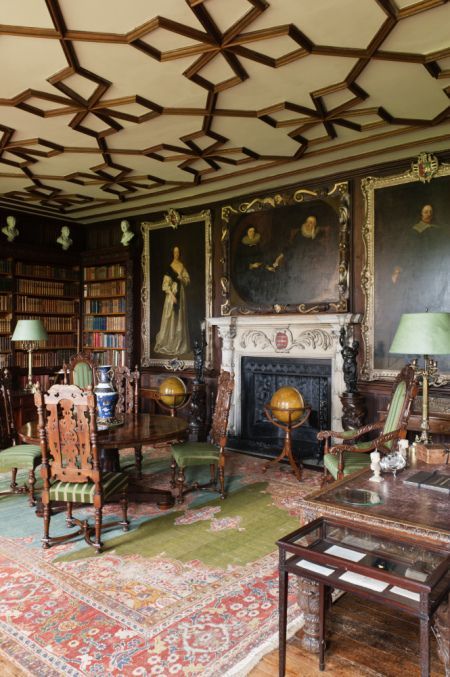 Library in Tudor/Jacobean style Manor Interior, Jacobean Style, Historical Interior, Country Manor, British Interior, Old Manor, Beautiful Library, Library Shelves, English Country Style