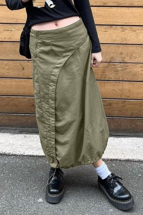 Cargo Skirt Green, Long Cargo Skirt, Cargo Skirts, Y2k Inspired Outfit, Maxi Skirt Fall, Vintage Retro Clothing, Street Y2k, How To Make Skirt, Y2k Punk