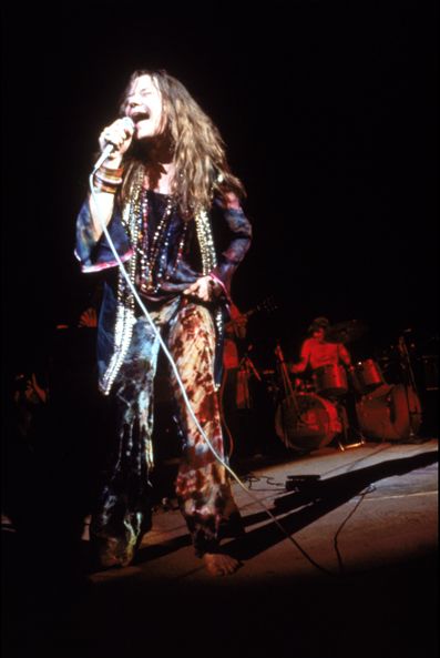 The little girl with the big voice: 'Summertime'. Janis @Woodstock. 1969.Janis Joplin 1943-1970. #JanisJoplin #Music #Rock Woodstock Performers, Janis Joplin Porsche, Woodstock Music, Acid Rock, Woodstock 1969, Woodstock Festival, Joan Baez, Mazzy Star, Janis Joplin