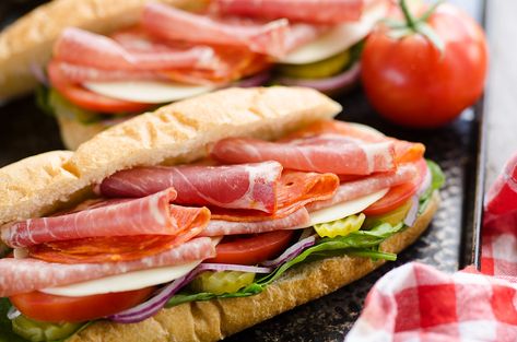 Italian Hero Sub Sandwich is a copycat recipe of the popular Subway foot long that makes a delicious and easy lunch for a crowd! Deli Sandwiches Recipes, Hero Sandwich, Chicken Salad Sandwich Recipe, Sub Sandwich, Caprese Recipes, Caprese Sandwich, Healthy Sandwich Recipes, Classic Sandwich, Deli Sandwiches