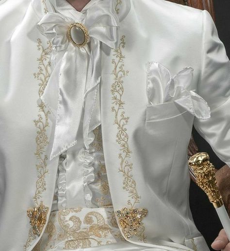 Gaun Abad Pertengahan, Prince Clothes, Royal Aesthetic, White Suit, Fancy Outfits, Fantasy Clothing, Fantasy Fashion, Character Outfits, Looks Vintage