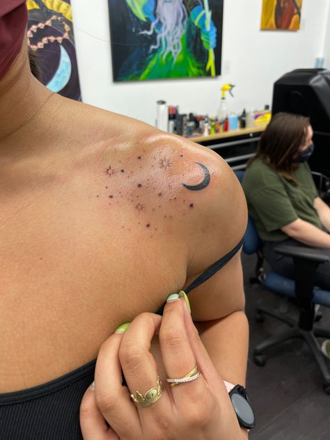 Tattoos To Cover Port Scar, Acne Scar Tattoo Coverup, Tattoo Ideas For Scar Cover Up, Back Acne Tattoo Cover Up, Forearm Scar Cover Tattoo, Tattoo Cover Scar Arm, Shoulder Scar Tattoo Cover Up, Tattoos To Cover Top Surgery Scars, Thigh Tattoos Women Scar Coverup