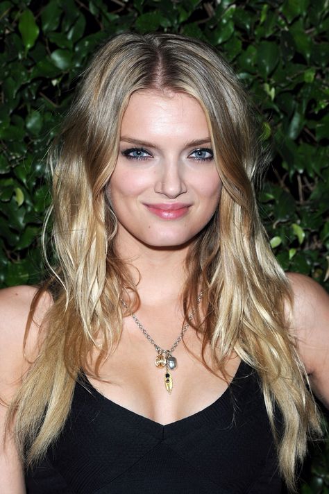 lily donaldson ❤️ UK Lily Donaldson, Model Outfits, Male Models, Photography Poses, Cross Necklace, Makeup Looks, Fashion Show, Most Beautiful, Lily