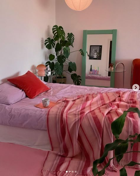 Pink Clay And Terracotta, Colorful Scandinavian Bedroom, Colorful Minimalist Bedroom, Uni Room, Casa Vintage, Aesthetic Rooms, Future Apartment, Apartment Inspiration, House Goals