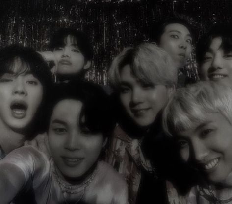 Bts Black And White, All Bts Members, Bts Group Picture, 17 Kpop, Bts Bulletproof, Bts Group Photos, Dark Paradise, First Love Bts, Bts Aesthetic Pictures