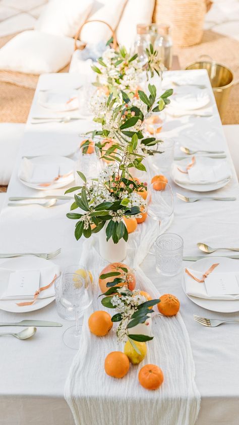 honeysocialpicnics on Instagram: book this table for a bright, beautiful, and sweet picnic 🧺 🌸🍊✨ #austinpicnic #austinluxurypicnic #austinparty #atx #thingstodoinaustin… Clementine Table Decor, Dried Orange Backdrop, Orange Slice Centerpiece, Citrus Centerpiece Wedding, Bistro Photoshoot, Citrus Bridal Shower Theme Decor, Citrus Table Decor, Citrus Themed Bridal Shower Ideas, Citrus Bridal Shower Theme