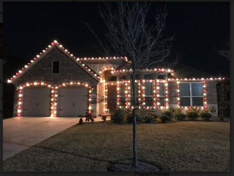 Customer Photo: Red and white smooth LED bulbs Outdoor Christmas Lights Diy, Custom Christmas Lights, Exterior Christmas Lights, Green Christmas Lights, Red Christmas Lights, Christmas Lights Wallpaper, Christmas Lights Outside, C9 Christmas Lights, White Christmas Lights