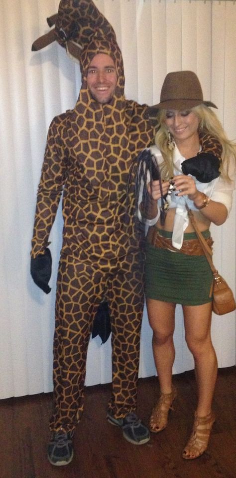 Zookeeper And Animal Costume, Diy Zookeeper Costume, Safari Costume Women, Zoo Keeper Costume, Partner Costume, Zookeeper Costume, Diy Giraffe, Partner Costumes, Purim Party