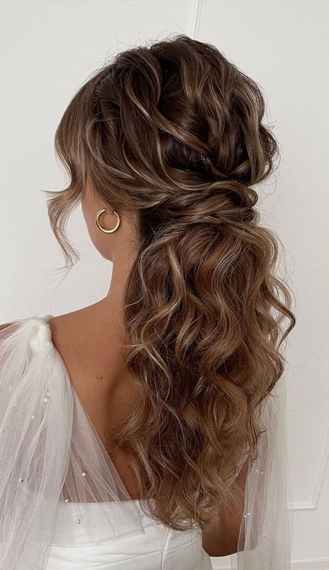 textured ponytail, ponytail bridal style, ponytail hairstyle, voluminous bridal ponytail, chic ponytail Romantic Bridal Ponytail, Teased Ponytail Bridesmaid, Side Ponytail Wedding Hairstyles Curly, Wavy Ponytail Wedding Hair, Loose Pony Wedding Hair, Moh Hairstyle Down, Low Volume Ponytail, Pony Tail Up Do Bridal, Bride Low Ponytail Hairstyles