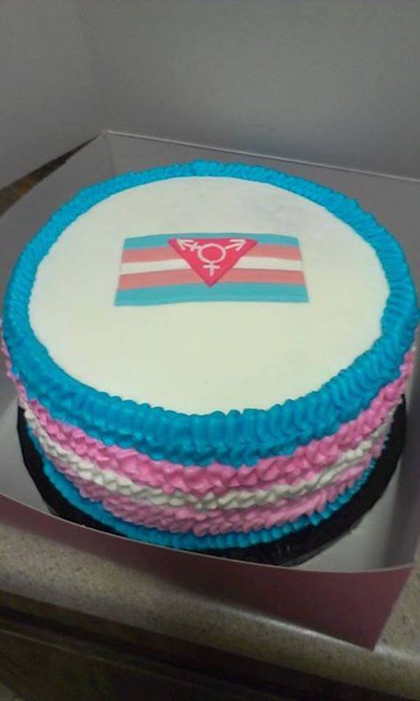 Transgender pride cake Trans Cake Ideas, Trans Cake, Trans Party, Fem Boy Aesthetic, Pride Cake, Coming Out Party, Trans Pride Flag, Trans Art, Trans Boys