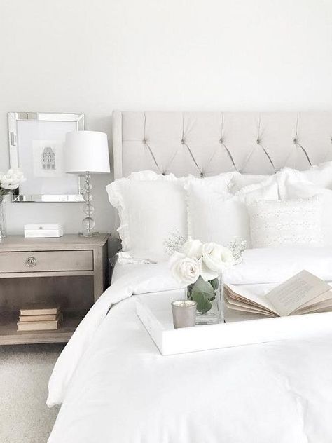 glam bedroom Bed Tray Decor, White Linens, Bed Tray, White Bed, European Home Decor, Hygge Home, Master Bedrooms Decor, Remodel Bedroom, White Bedroom