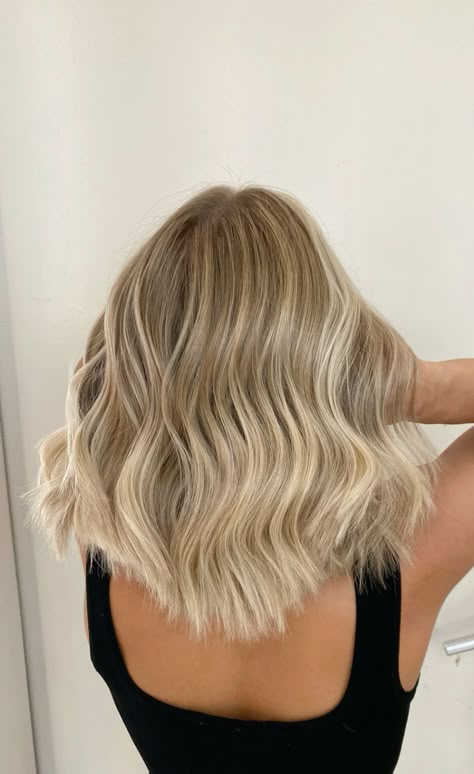 #BlondeHairGoals #BlondeTransformation #HairMakeover #BlondeBeauty #BlondeAmbition #HairInspo #BlondeBombshell #BlondeJourney #NewHairWhoDis #BlondeVibes #HairTransformation #BlondeLife #BlondeHighlights #BlondeObsessed #BlondeMagic Short Blonde Hair Honey, Light Blonde All Over Color, Cute Blonde Short Hair, Short Hair Blond Balayage, Old Money Blonde With Money Piece, Short Rooted Blonde Hair, Bright Blonde Hair Short, Natural Blonde Balayage Short Hair, Blonde Hair Color Ideas Shoulder Length