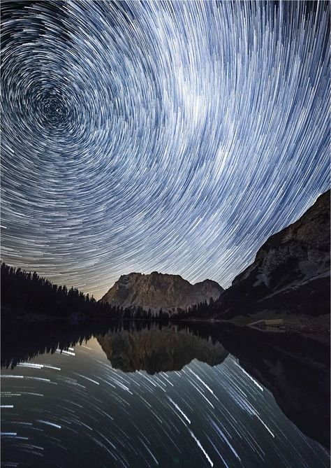 Star Trails Photography, Light Trail Photography, Trillium Lake, Photography Bucket List, Night Sky Painting, Night Sky Photography, Long Exposure Photography, Star Trails, Light Trails