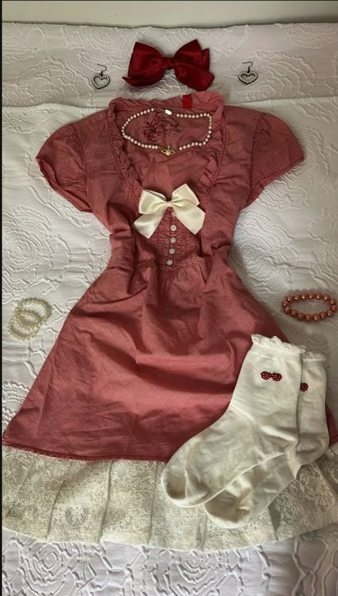 Quoquette Outfits, Coquette Birthday Outfit, Casual Coquette Outfit, Croquette Aesthetic Outfits, Dollete Outfits, Pale Pink Outfit, Strawberry Outfit, Coquette Outfits, Coquette Outfit