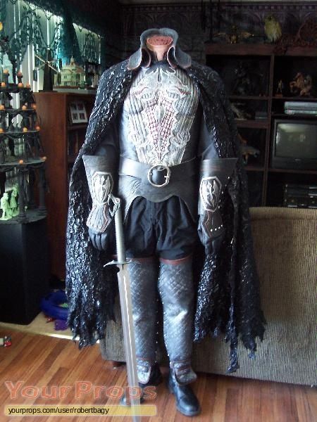 Sleepy Hollow Headless Horseman costume replica movie prop Johnny Depp Sleepy Hollow, Headless Horseman Costume, Sleepy Hollow Movie, Sleepy Hollow Headless Horseman, Headless Horseman Halloween, Sleepy Hollow Halloween, Sleepy Hollow 1999, Halloween Costume Props, The Legend Of Sleepy Hollow