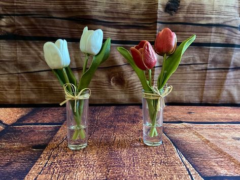 Flowers In Glass Vase, Small Glass Vase, Silk Tulips, Tulip Vase, Tulips Arrangement, Red Farmhouse, Small Glass Vases, Silk Florals, Tulips In Vase