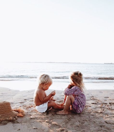 pinterest // kadenmatheson Future Mom, Beach Baby, Jolie Photo, Family Goals, Future Baby, Future Kids, Baby Fever, The Sand