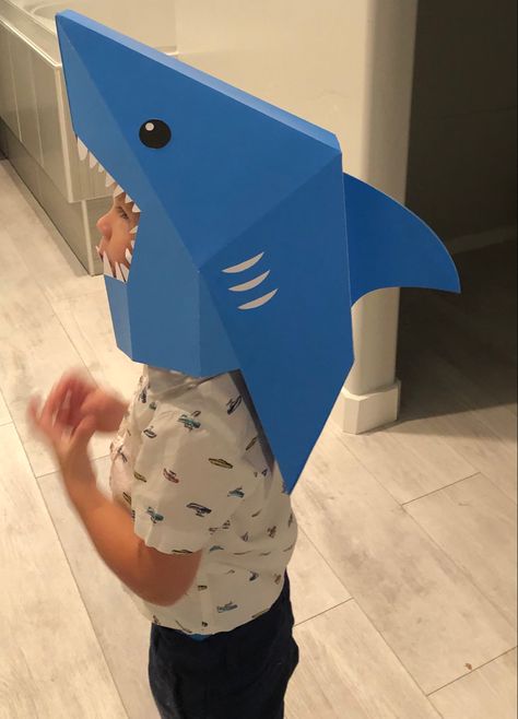 Shark Hat Diy, Cardboard Shark Head, Homemade Shark Costume, Whale Costume Diy, Shark Hat Craft, Shark Costume Diy, Shark Crafts For Kids, Diy Fish Costume, Shark Lego