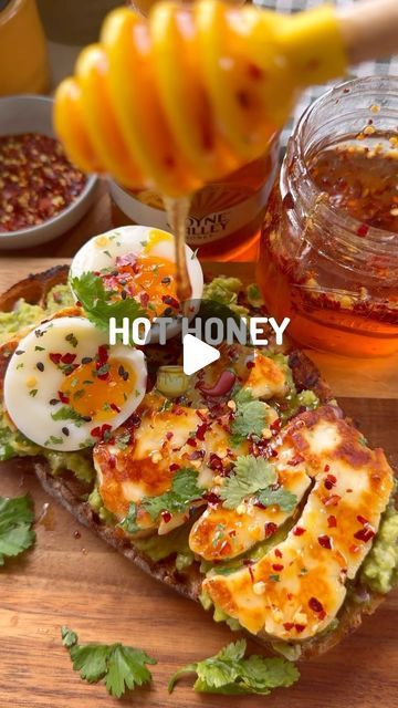 Lorraine on Instagram: "So my recipe for this month with @boynevalleyhoney is the very popular Hot Honey! Hot Honey has been having a moment the last couple of years and I love to have a jar of it made to drizzle on pizzas, sourdough, salads, it can basically be drizzled on anything 🍯🌶️

What you need:
1 Cup @boynevalleyhoney 
1 Tsp Chilli Flakes
1 Tsp Hot Sauce 
Pinch Salt
1/2 Tsp Apple Cider Vinegar or any white vinegar. 

What to do:
Add honey, chilli flakes, hot sauce, salt to a pot and heat until it just bubbles. Remove from heat immediately. Mix in vinegar. 
Leave to cool and pour into airtight jar and use as needed.

#boynevalley #honey #hothoney 

Have you tried Hot Honey 🍯🌶️" Loaded Toast, Healthy Fish Dinners, Chilli Honey, Hot Honey Recipe, Yogurt Chicken, Super Snacks, Breakfast Bagel, Honey Sauce, Gravy Sauce