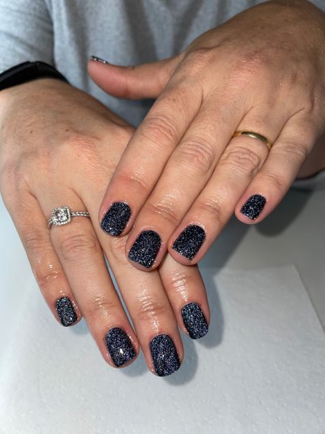 Black sparkly reflective gel nails. Insta @nailsby_ayla Black Reflective Nails, Reflective Gel Nails, Reflective Nails, Dream Nails, Makeup Nails, Nail Inspo, Gel Nails, Hair Makeup, Nails