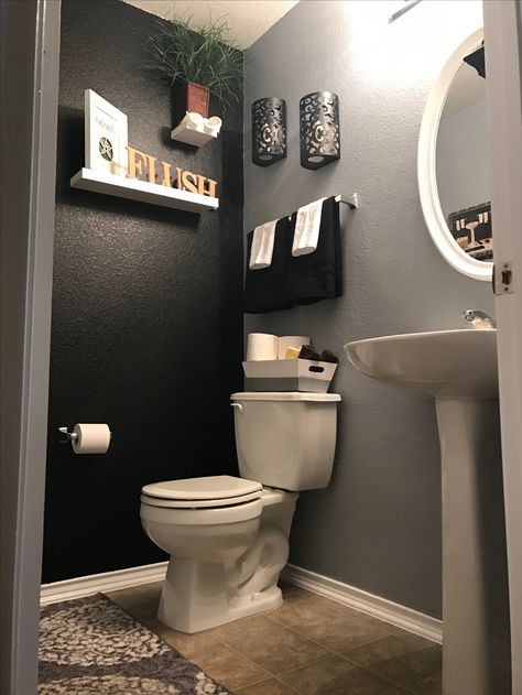 Small Half Bathroom Decor, Half Bathroom Decor Ideas, Half Bathroom Design, Small Half Bathroom, Mens Bathroom, Half Bathroom Decor, Toilette Design, Small Apartment Bathroom, Guest Bathroom Decor