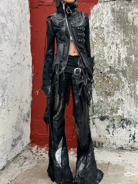 Japanese Kei Fashion, Stand User Fashion, Cyberware Fashion, Stand User Oc, Vkei Mens Fashion, Brutalist Outfit, Alt Japanese Fashion, Vkei Fashion Women, Leather Goth Outfit