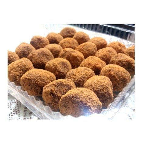 Graham balls filled with marshmallows. Graham Balls Packaging Ideas, Graham Balls Packaging, Graham Balls Aesthetic, Graham Balls, Ball Aesthetic, Delicious Snacks Recipes, Marshmallows, Yummy Snacks, Dog Food Recipes