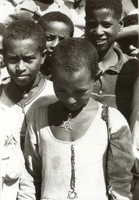 Jews People, Jew Aesthetic, History Of Ethiopia, Ethiopian People, Jewish Girl, Afrique Art, Jewish Museum, Jewish Women, Brooklyn Museum