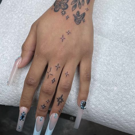 tattoo inspo Tattoo Ideas Hand, Star Sleeve Tattoo, First Tattoos, Hand Tattoo Ideas, Tattoos Finger, Sparkle Tattoo, Tattoos Hand, Cute Finger Tattoos, Finger Tats