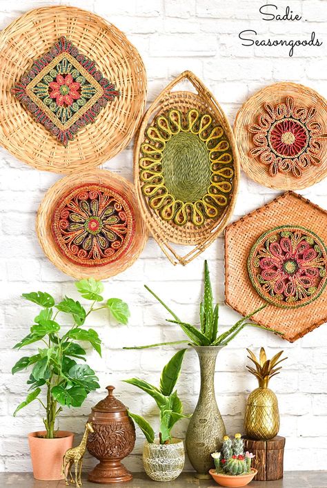 Basket wall decor for a boho home Boho Straw Wall Decor, Decor With Baskets, Diy Basket Wall, Boho Basket Decor, Basket Gallery Wall, Makey Makey, Boho Basket, Boho Gallery Wall, Painted Baskets