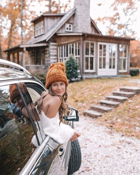 Tennessee Mountains, Cabin Outfit, Flannel Jeans, Cabin Weekend, Buffalo Plaid Blanket, Caitlin Covington, Mermaid Bachelorette, Southern Curls And Pearls, Cabin Trip