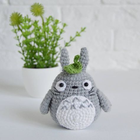 Chibi Totoro Free Crochet Pattern - Amigurumi Totoro Crochet, Chibi Totoro, Crochet Totoro, Crochet Keychain Pattern, Pola Amigurumi, Crochet Design Pattern, Kawaii Crochet, Crochet Amigurumi Free Patterns, Crochet Amigurumi Free