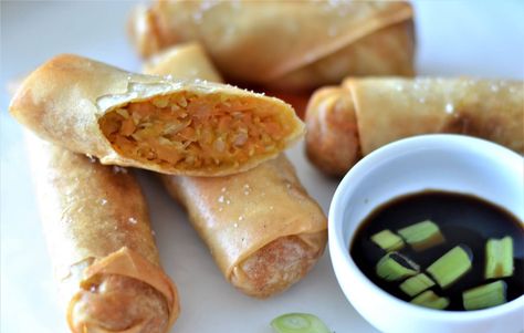 Vegetable Spring Rolls Pollo Teriyaki, Cooking Chinese Food, Ginger Beef, Chicken Spring Rolls, Vegetable Spring Rolls, Arroz Frito, China Food, Pak Choi, Chop Suey